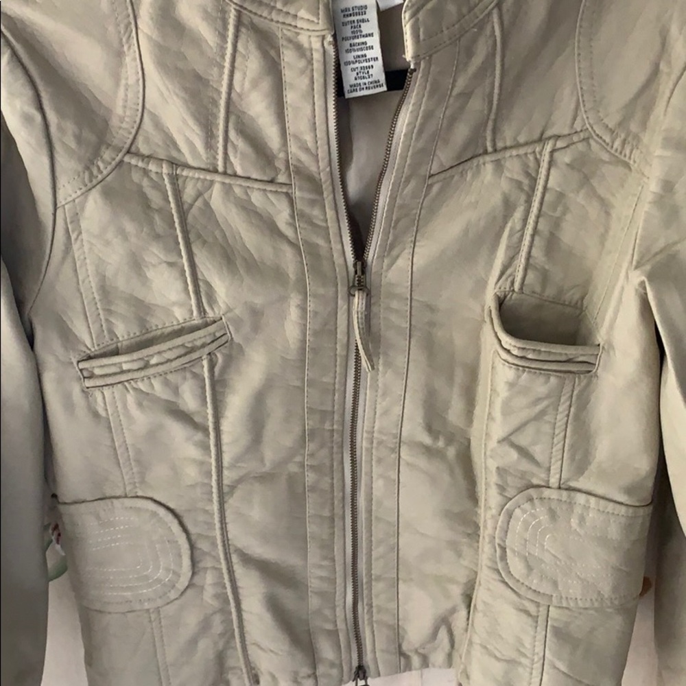 Jacket - Picture 2 of 5
